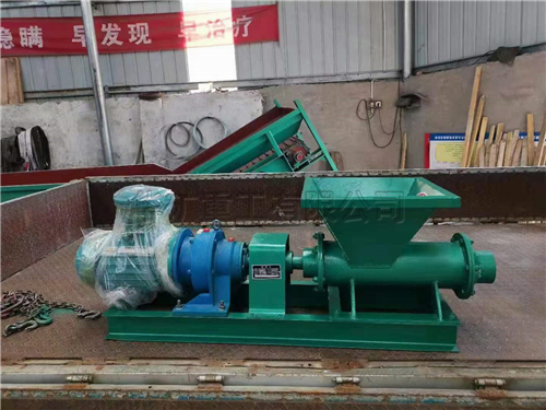 華礦重工一批炮泥機發(fā)往甘肅平涼