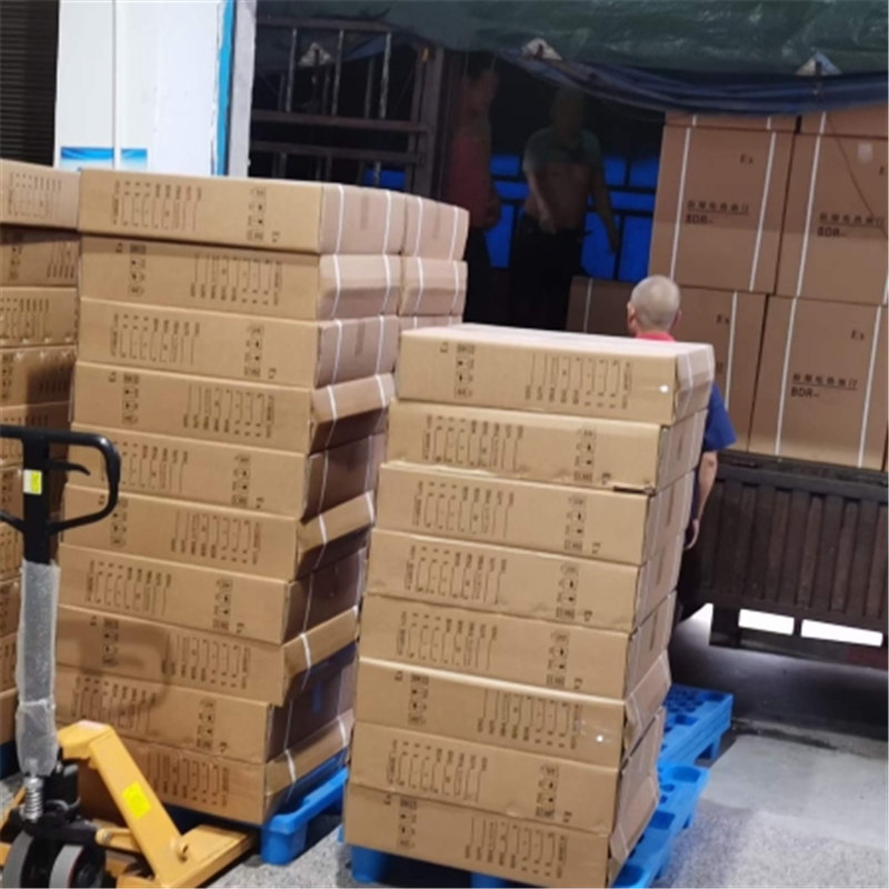 華礦集團一車防爆油汀發(fā)往內蒙古